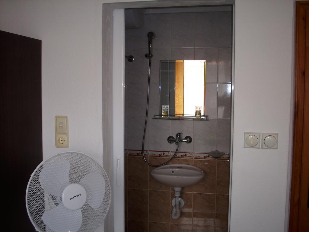Georgievi Guest House Pomorie Exterior foto