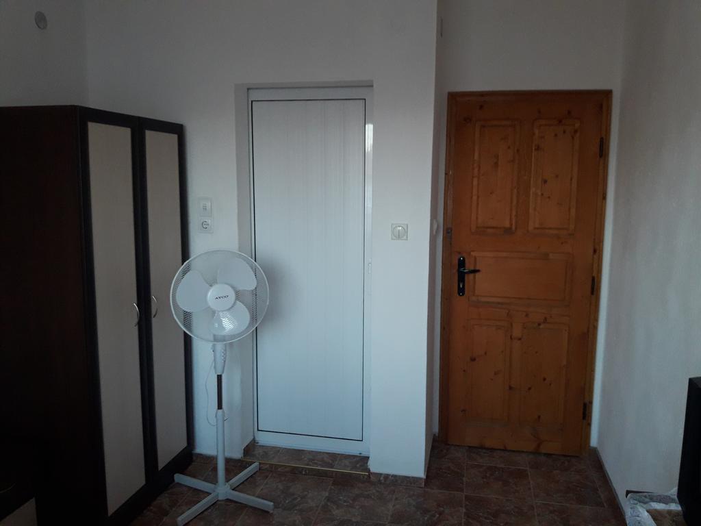 Georgievi Guest House Pomorie Exterior foto